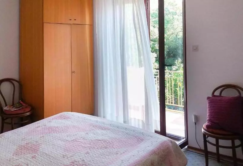 Apartments And Room Mirjana