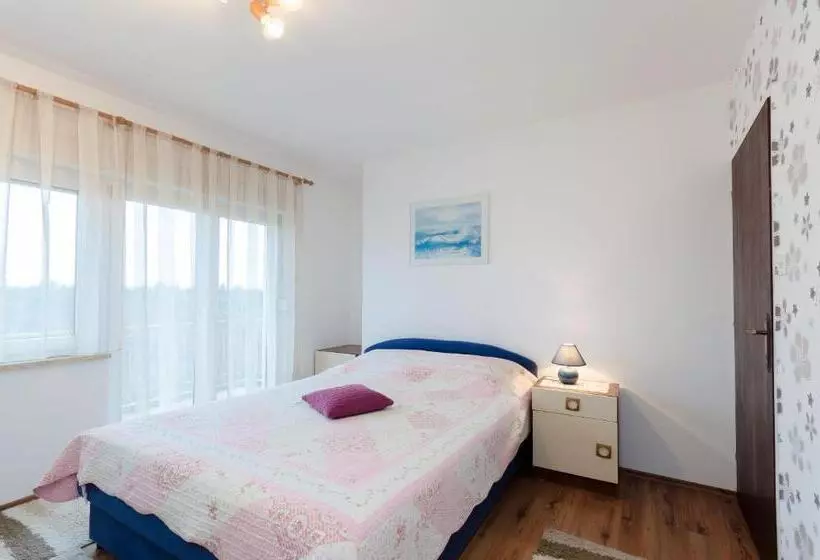 Apartments And Room Mirjana