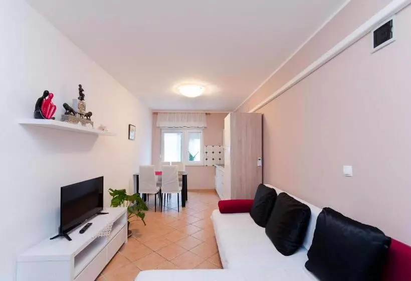 Apartments And Room Mirjana