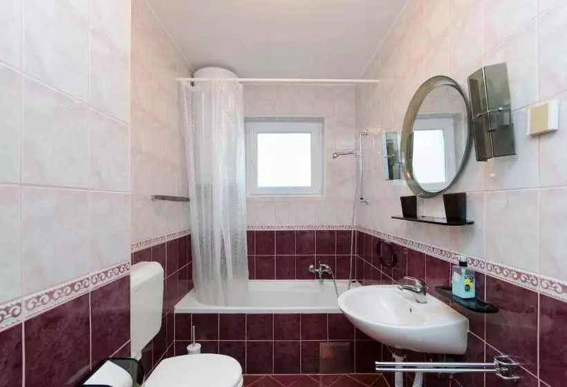 Apartments And Room Mirjana