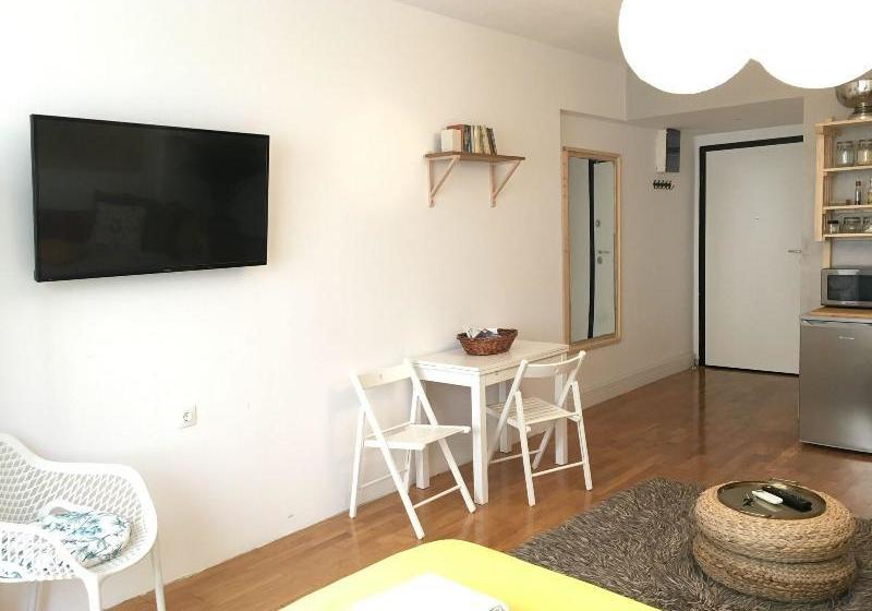 Bed and Breakfast 10 Petraki