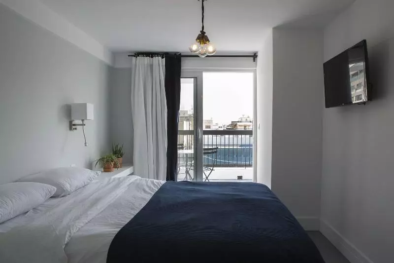 ベッドアンドブレックファースト 10 Petraki