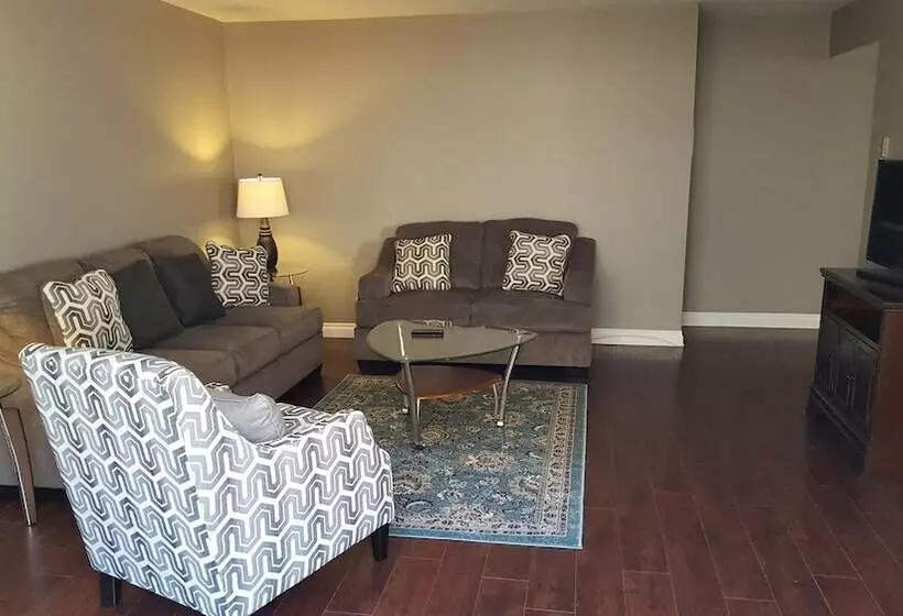 Fully Renovated 1 Min. To Melrose Ave