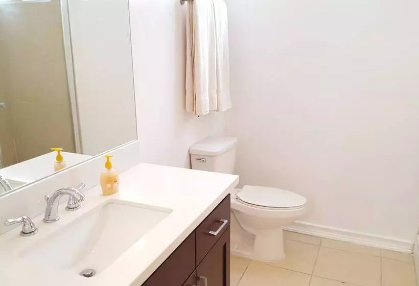 Fully Renovated 1 Min. To Melrose Ave