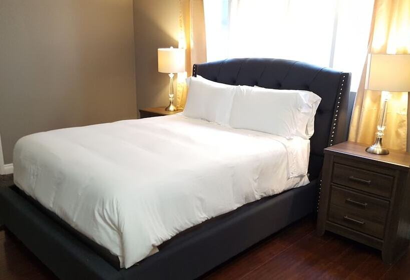 Fully Renovated 1 Min. To Melrose Ave