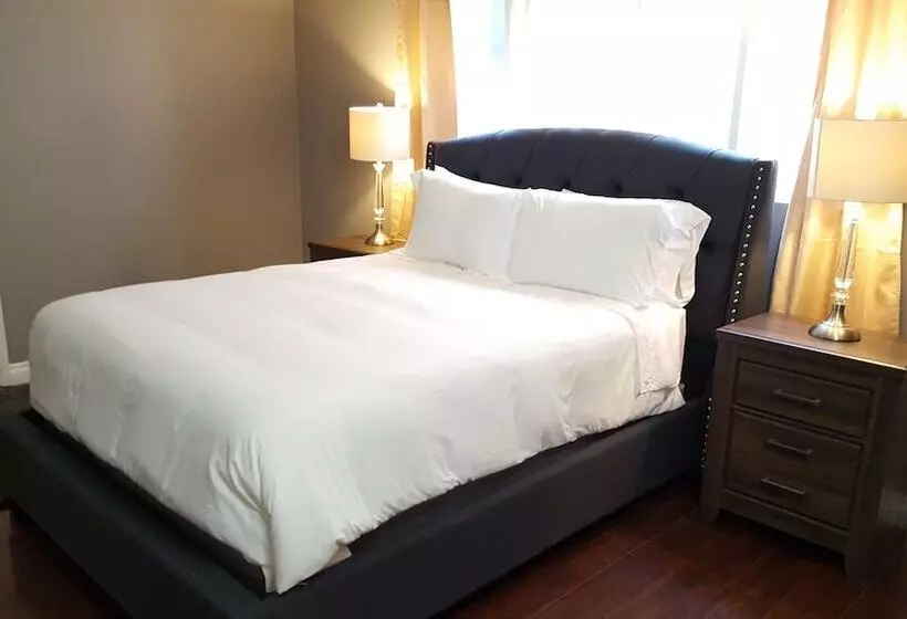 Fully Renovated 1 Min. To Melrose Ave