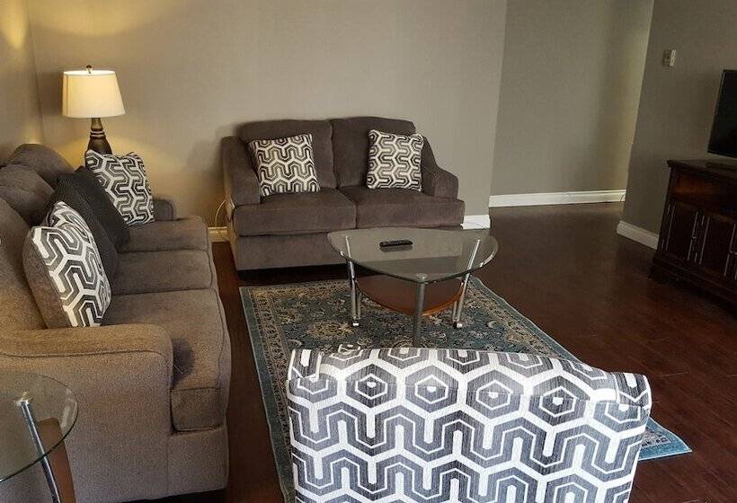 Fully Renovated 1 Min. To Melrose Ave