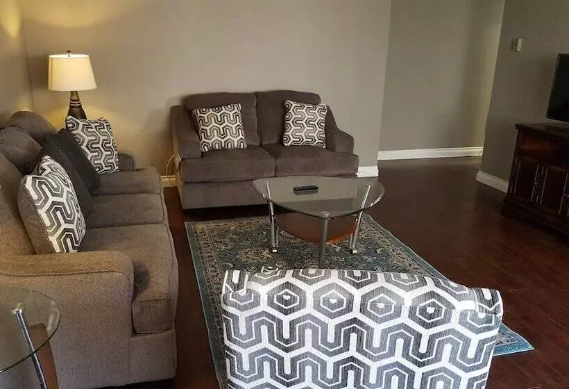 Fully Renovated 1 Min. To Melrose Ave