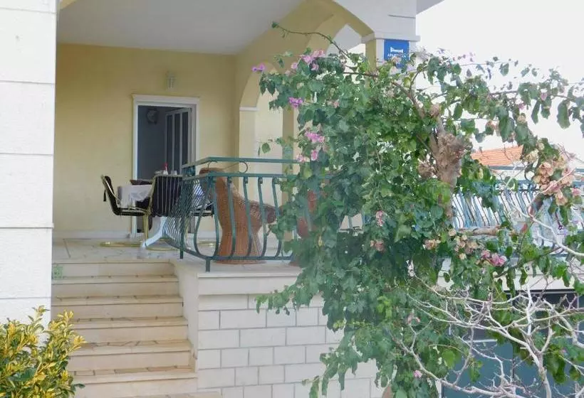 Apartmani More