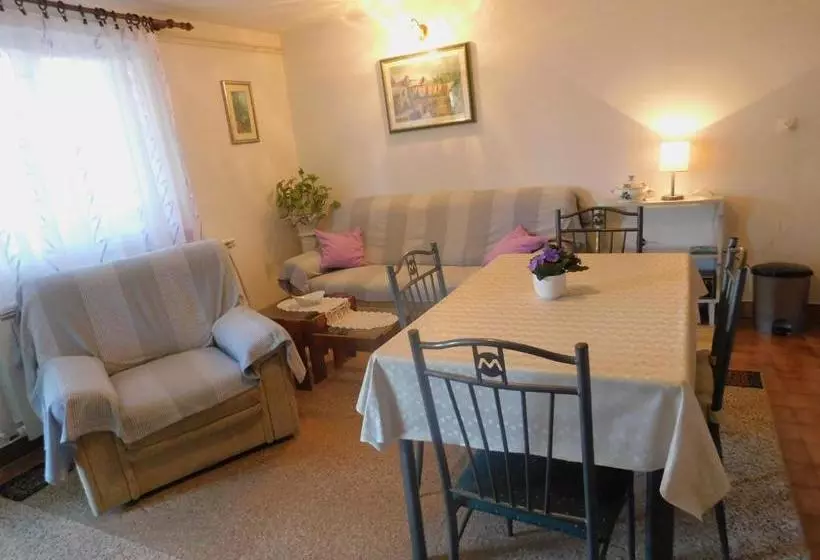 Apartmani More