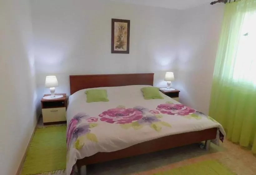 Apartmani More