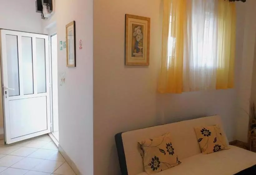 Apartmani More