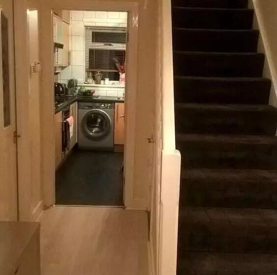 پانسیون Homestay Oakridge Crescent