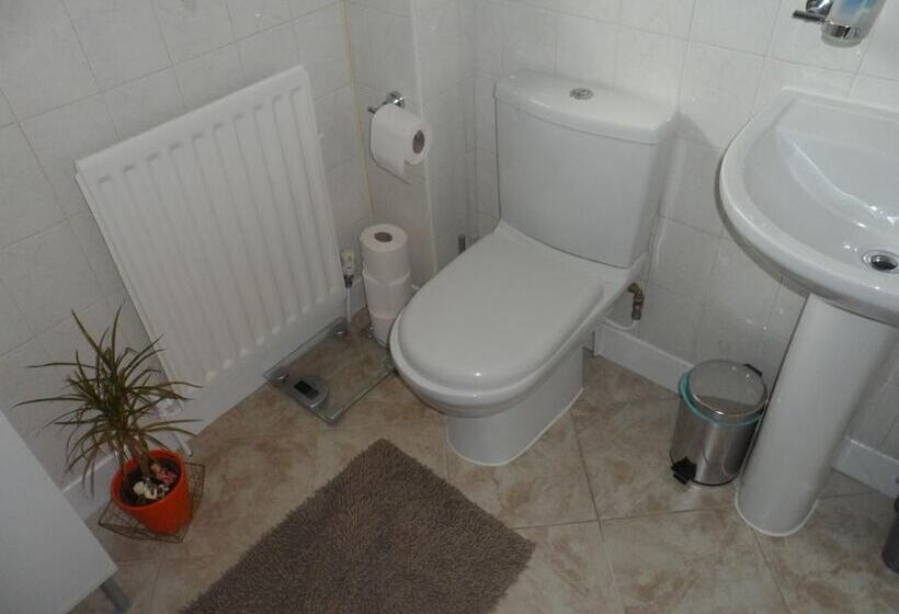 ペンション Homestay Oakridge Crescent