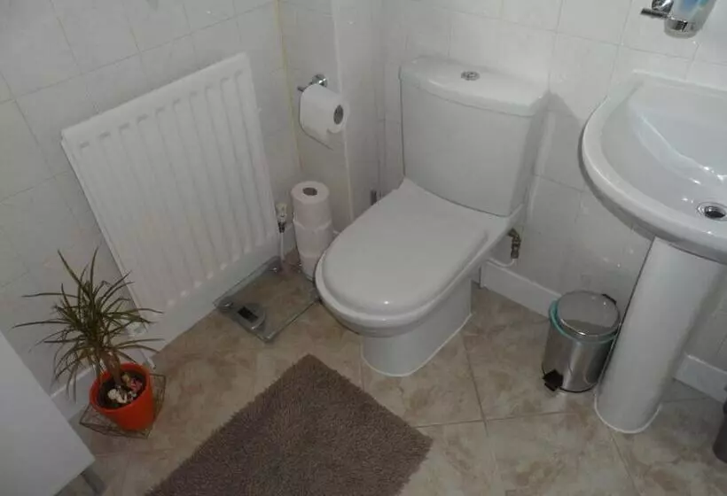 پانسیون Homestay Oakridge Crescent