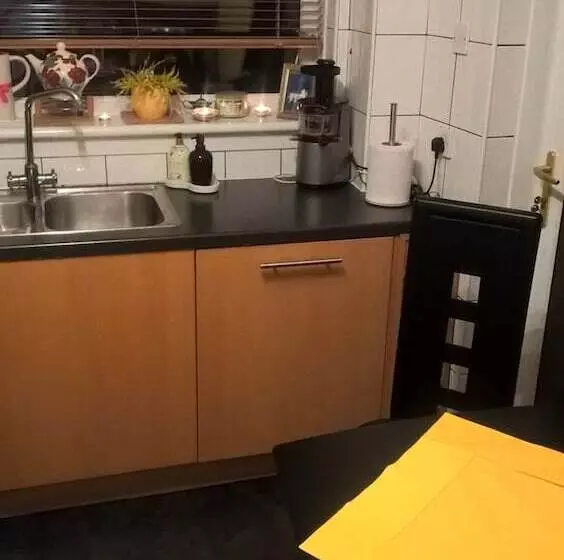 پانسیون Homestay Oakridge Crescent