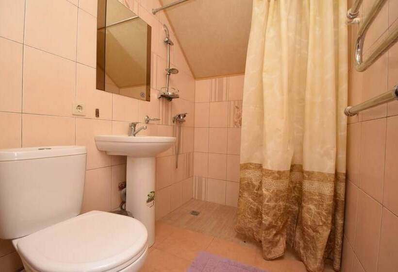 פנסיון Sadorini Guest House