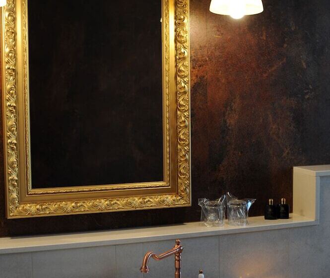 پانسیون Silver & Gold Luxury Rooms