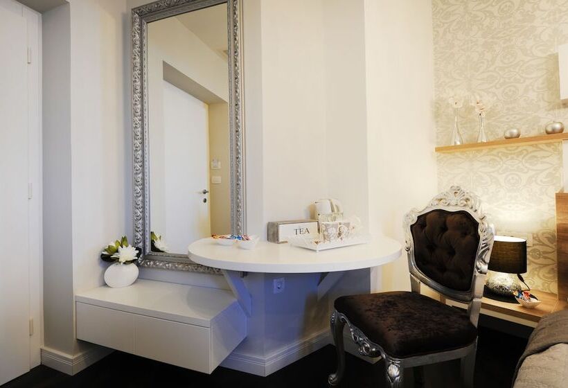 پانسیون Silver & Gold Luxury Rooms