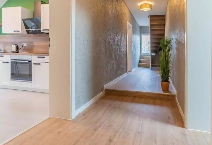 Majatalo Zur Quelle   Ferien Apartment Haus