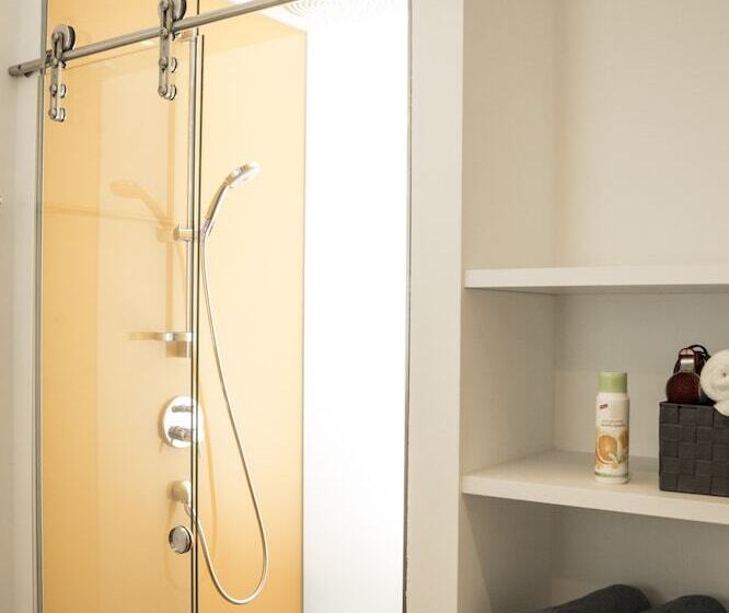 Seven Hotel + Boardinghouse