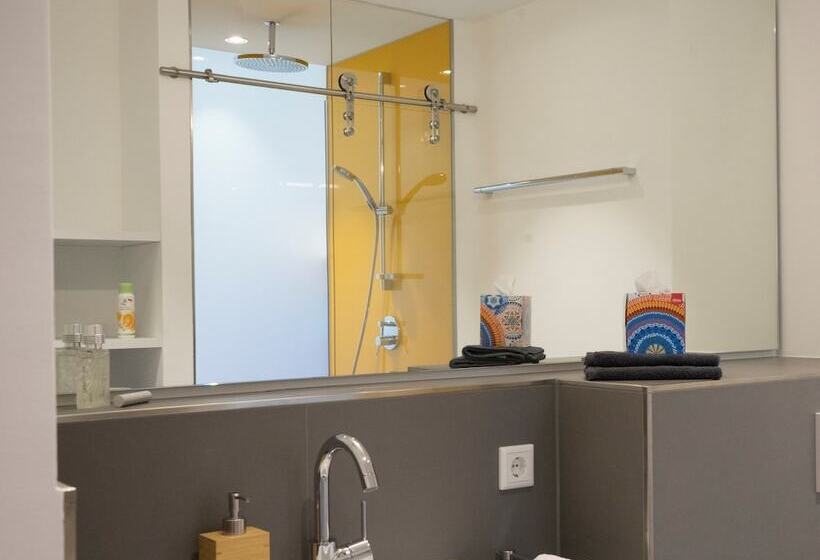 Seven Hotel + Boardinghouse