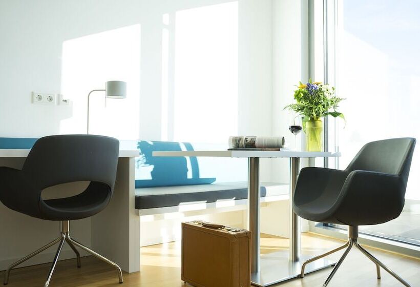 Seven Hotel + Boardinghouse