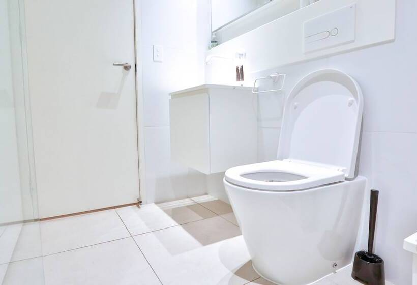 South Yarra Claremont Apartment