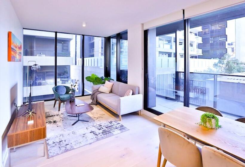 South Yarra Claremont Apartment