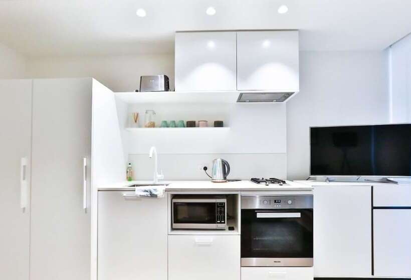 South Yarra Claremont Apartment