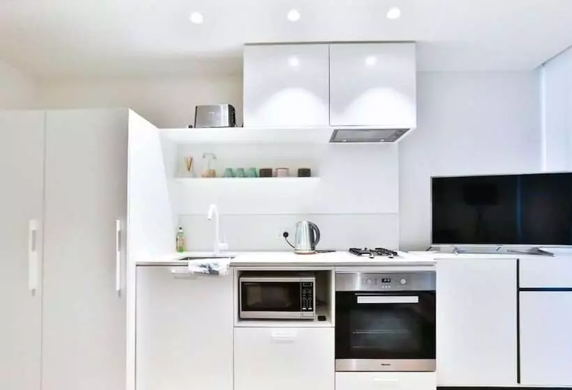South Yarra Claremont Apartment