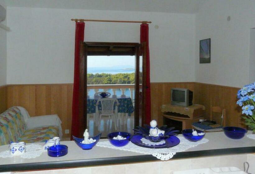 Apartments Near The Sea Marinovic