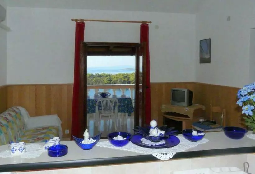 Apartments Near The Sea Marinovic