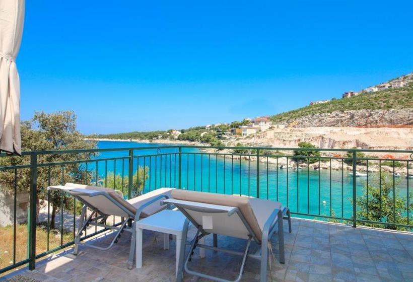 Apartments Roko With Sea View 1273