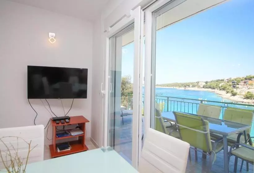 Apartments Roko With Sea View 1273