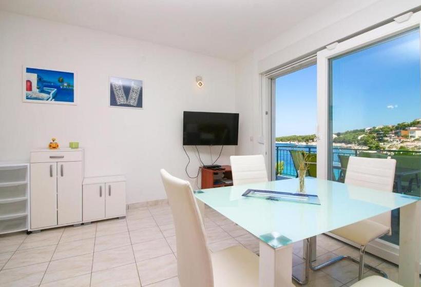 Apartments Roko With Sea View 1273