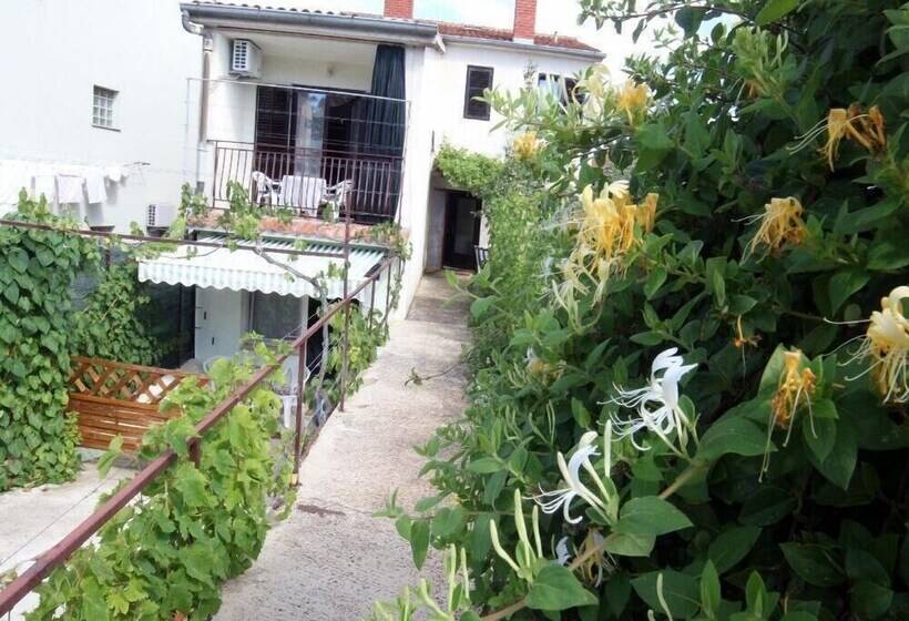 App And Rooms Marojevic