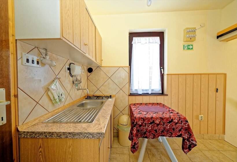 App And Rooms Marojevic