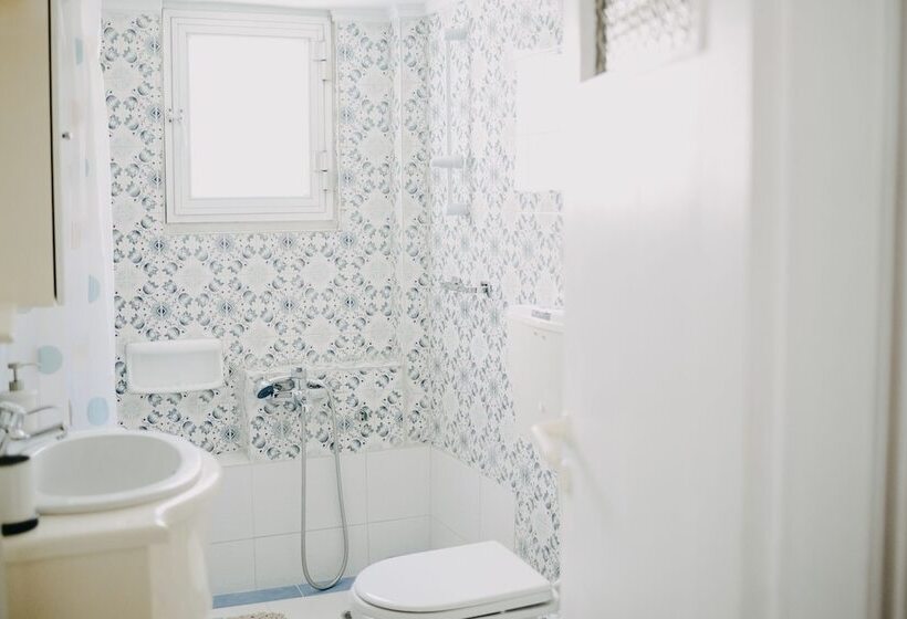 Best House Piraeus Heart