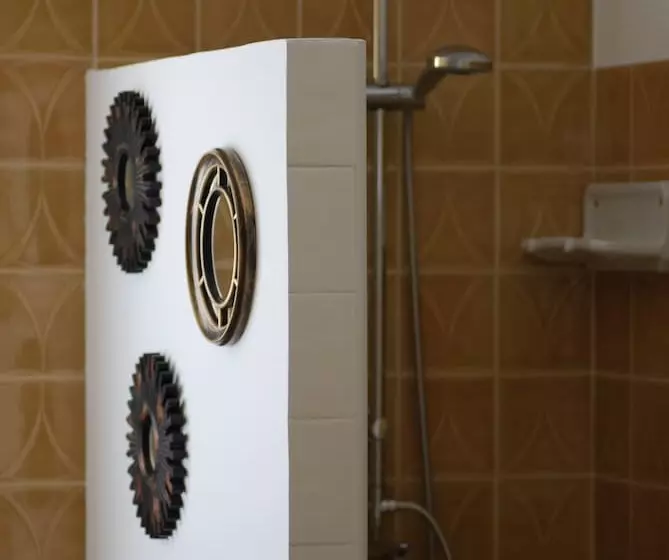 El Patio Del Limonero