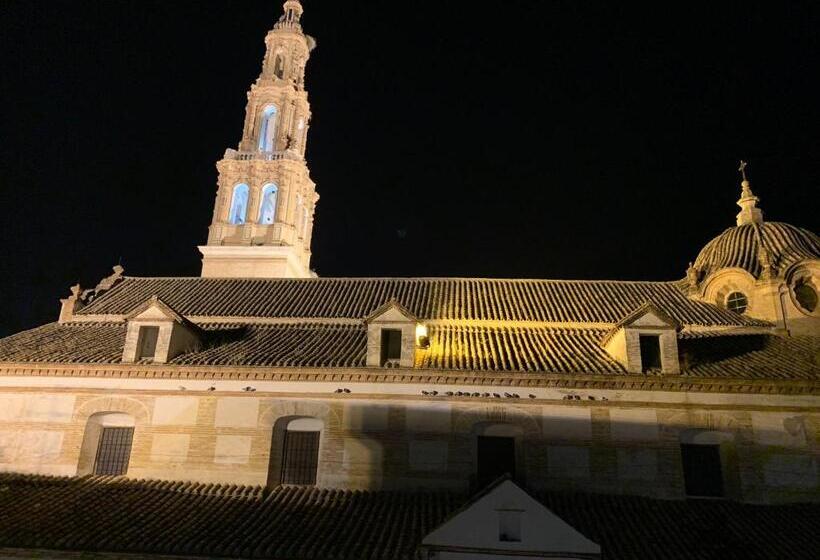 El Patio Del Limonero