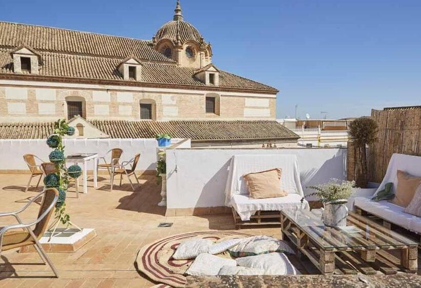 El Patio Del Limonero