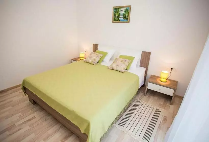 Enelani Apartments