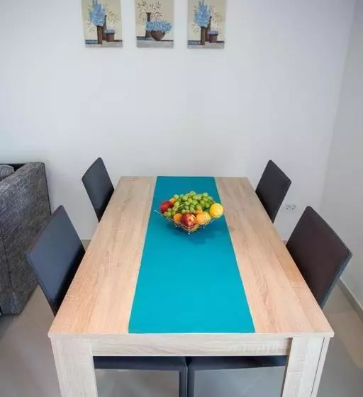 Enelani Apartments