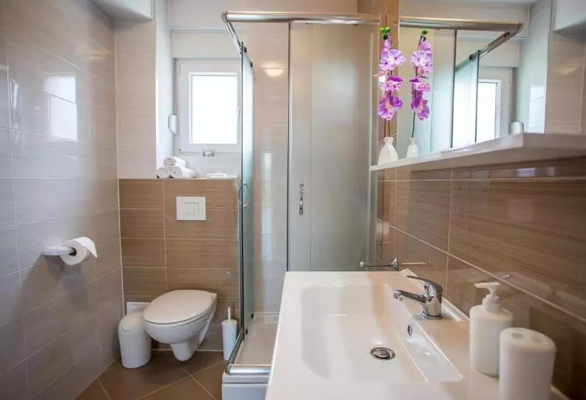 Enelani Apartments