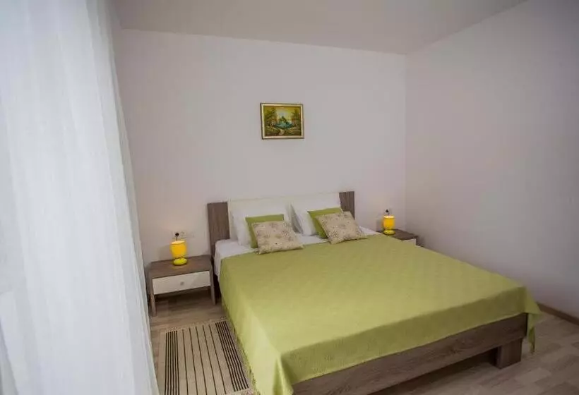 Enelani Apartments