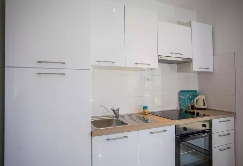 Enelani Apartments