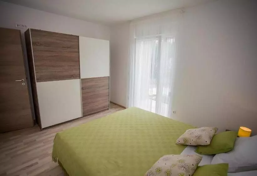 Enelani Apartments