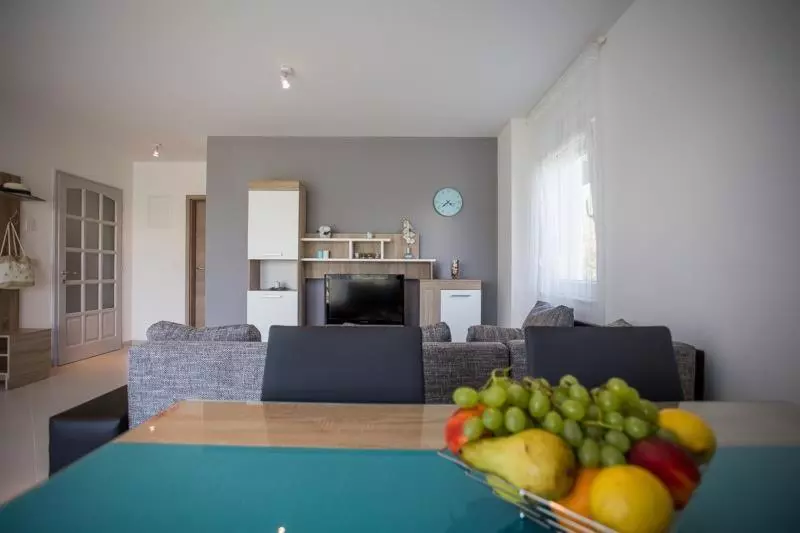 Enelani Apartments