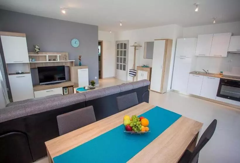 Enelani Apartments